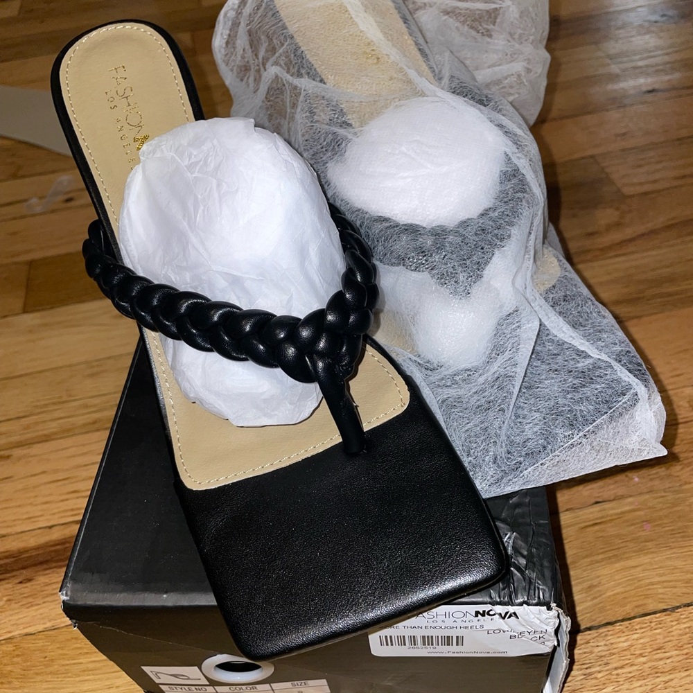 Sandals - Picture 4 of 5